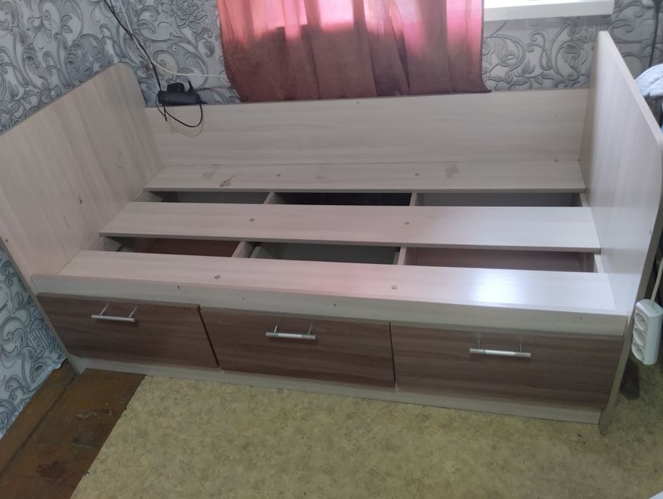 Продам кровать в