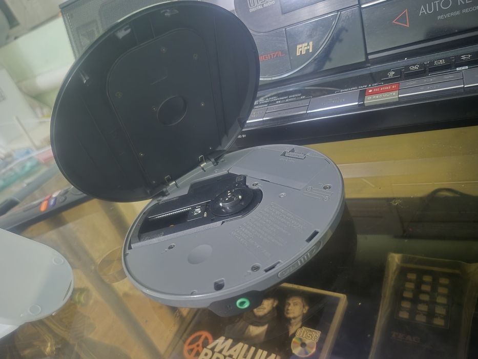 Переносной CD MP3 плеер SONY