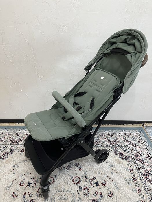 Продам коляску Joie Tourist