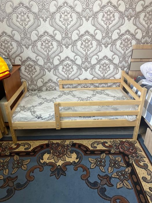 Детский кровать б/у от 1 года до 6 лет