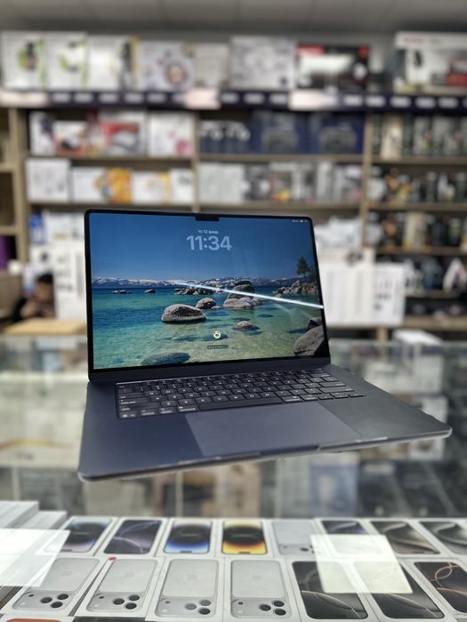 MacBook Air 15 inch M4 16/512  5 цикл б/у