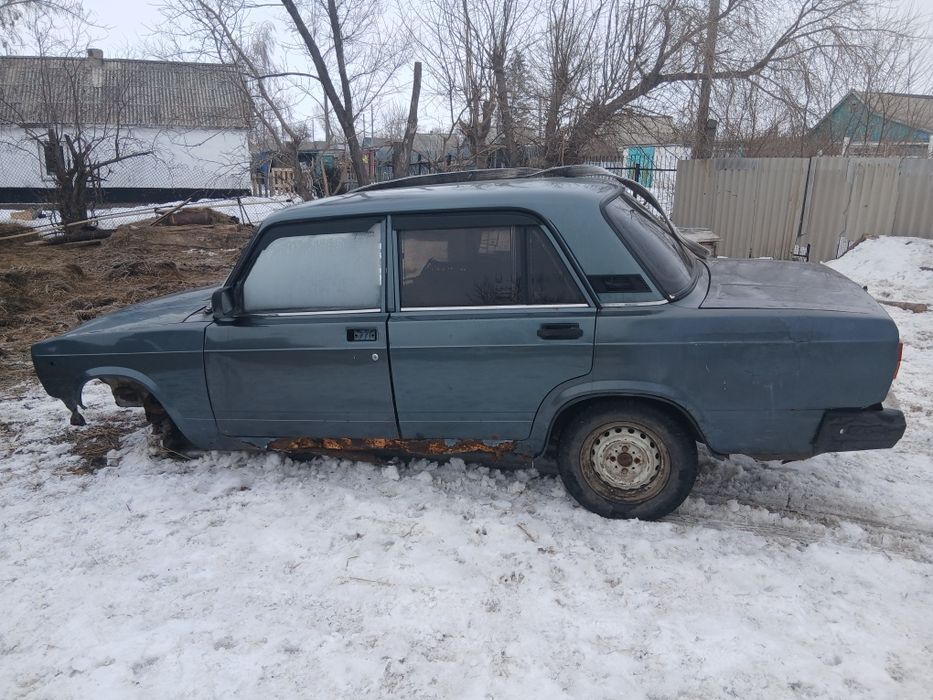 Продам телевизор и парог на жигули