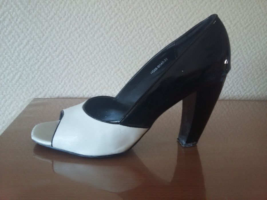 Продам женскую обувь