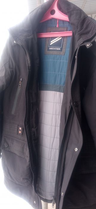 Зимняя куртка с капюшоном