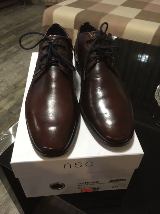 Pantofi bugati maro roscat in stare ca  noi marimea 41. Originali .