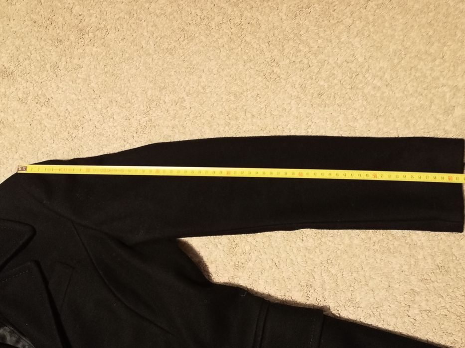 Palton dama negru lână 80%, cambrat, nasturi fata, slit spate, mărime