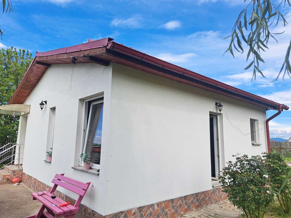 casa mica si cocheta de vanzare