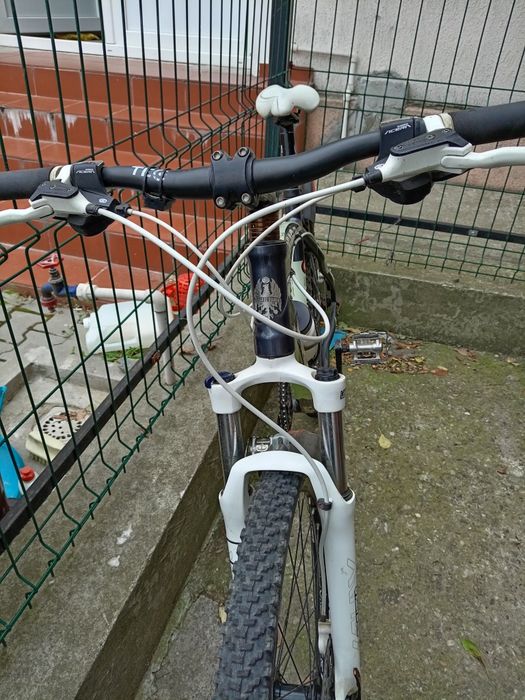 Vând bicicletă. Originală