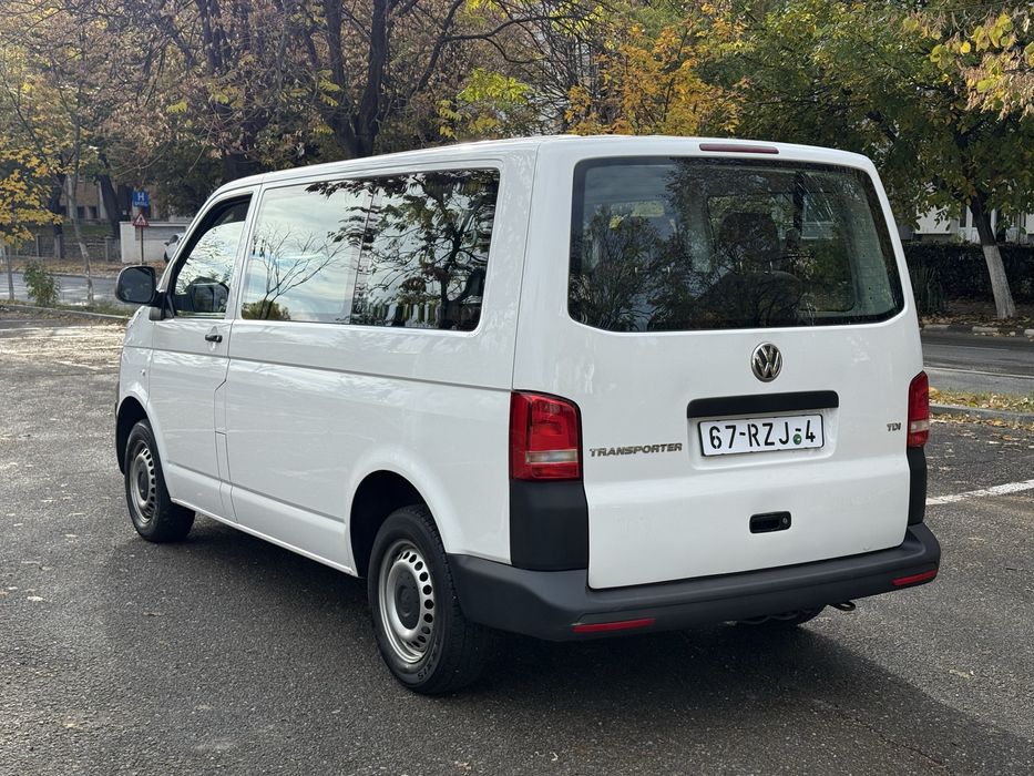 VW Transporter T5 2.0 Tdi 140 Cp Dsg cu 8+1 Locuri