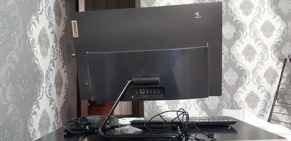 Компьютер моноблок Ленова