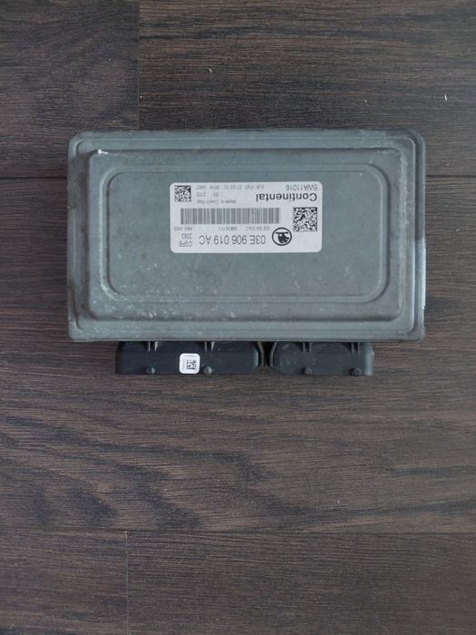 Capac Chiulasa Cu 2 Axe Came Cod 04c103475H