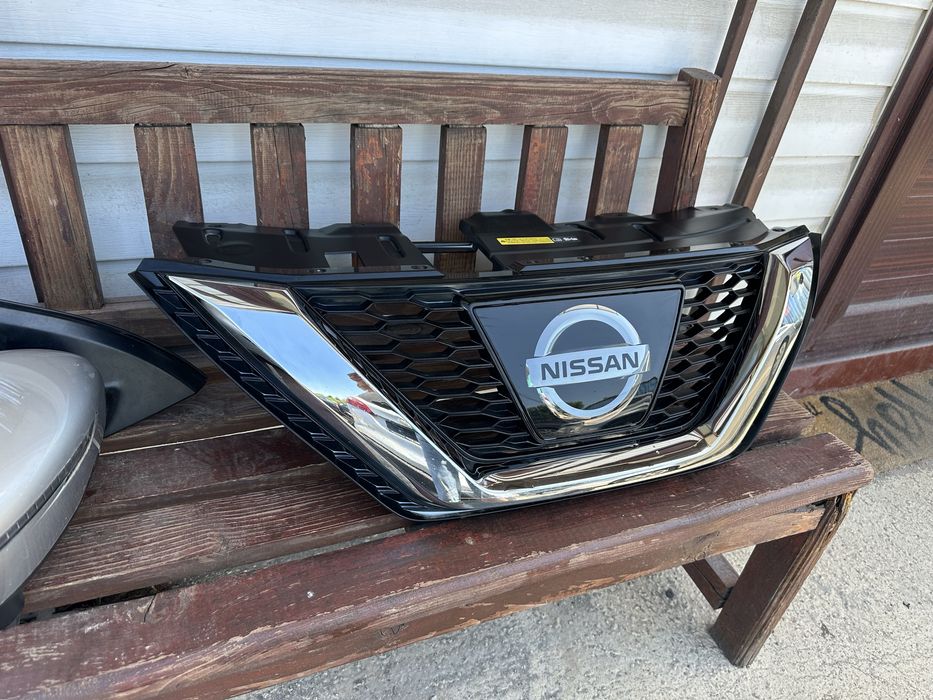 Решетка/Маска предна броня Нисан Кашкай J11
