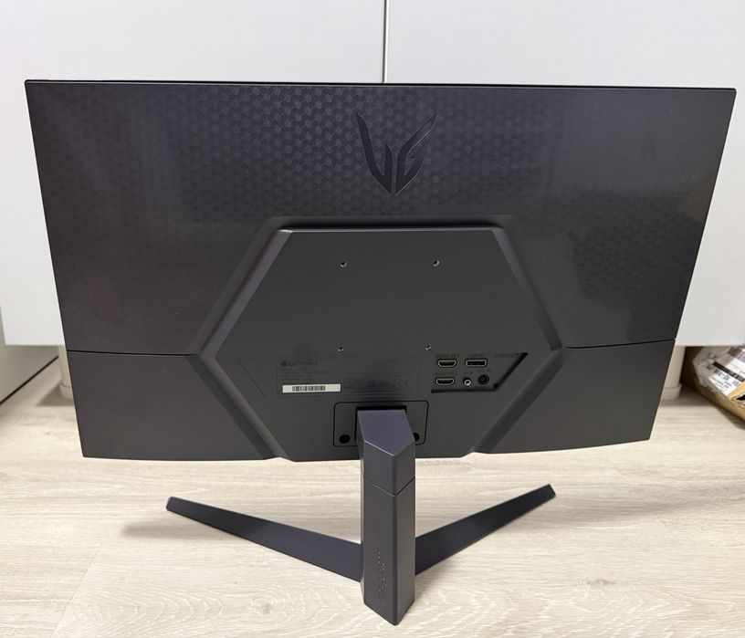 Monitor Gaming LG UltraGear 24GS50F-B – 24”, Full HD, 180Hz