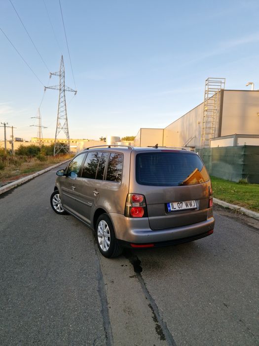 VOLKSWAGEN Touran 2010 — imagine 3