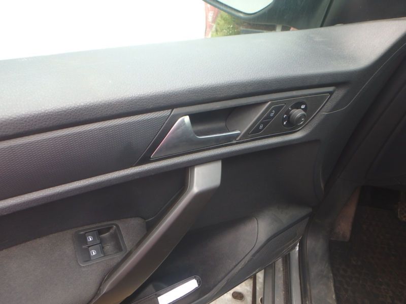 НА ЧАСТИ! VW Caddy 1.4 TSI DSG Модел 2017 г. - 4 броя