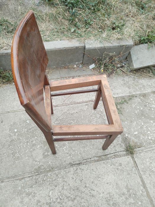 Маса от масивно дърво и столове