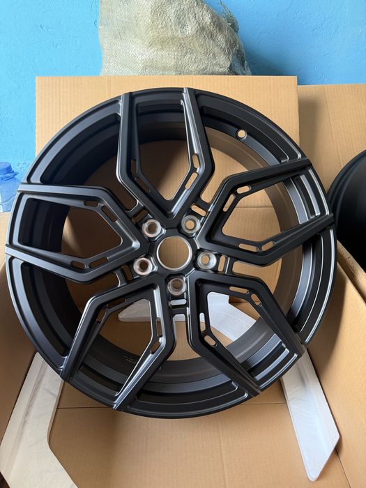 Продам новые кованные диски 19 размер