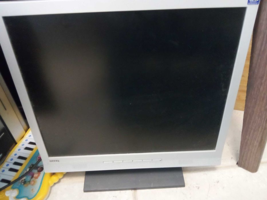 Монитори- 20 лв. броя.