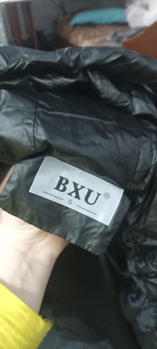 Продам черный жилет. Удлиненный