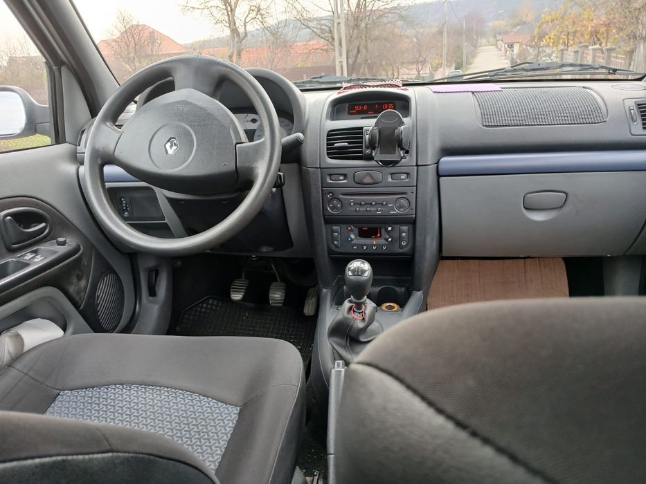 Renault simbol benzină 1.4 cm climatronic stare foarte bună