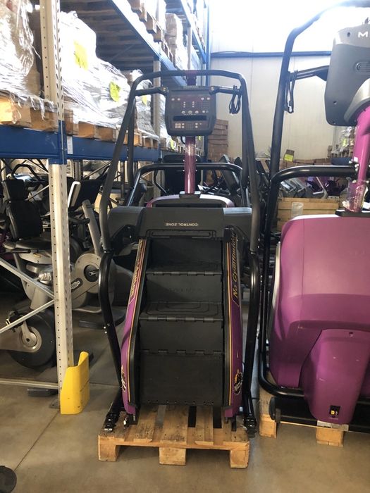 Depozit aparate fitness technogym