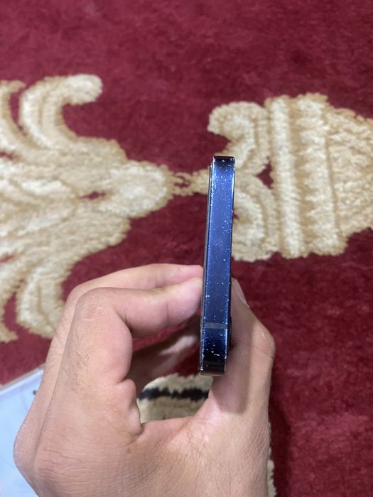 Iphone 12.