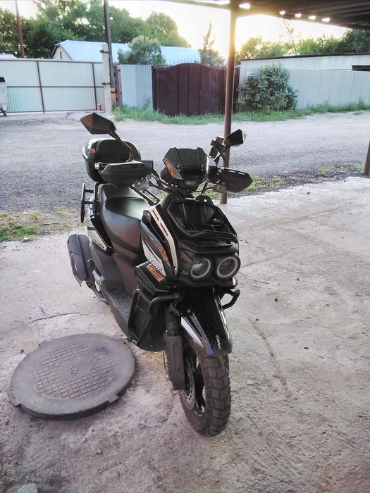 Скутер Танк 150.