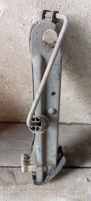 Продам домкрат в рабочем состоянии.