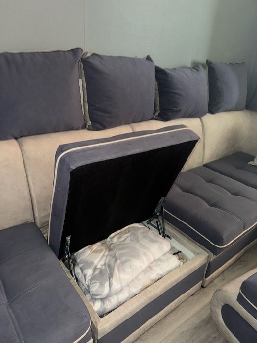 Продается большой диван