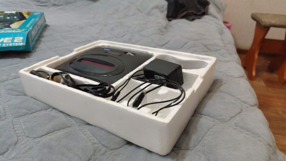 Sega mega drive 2 продам оригинал без минусов