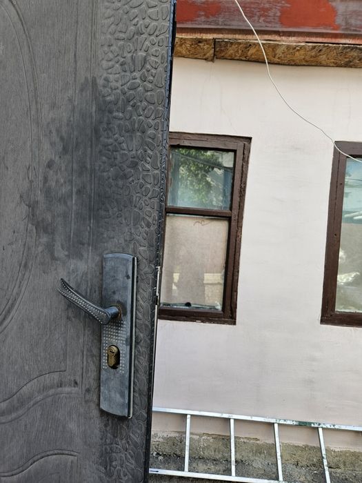 Продам дверь за 10000