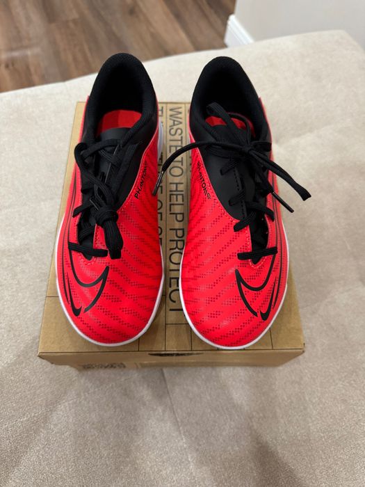 Детски футболни обувки NIKE