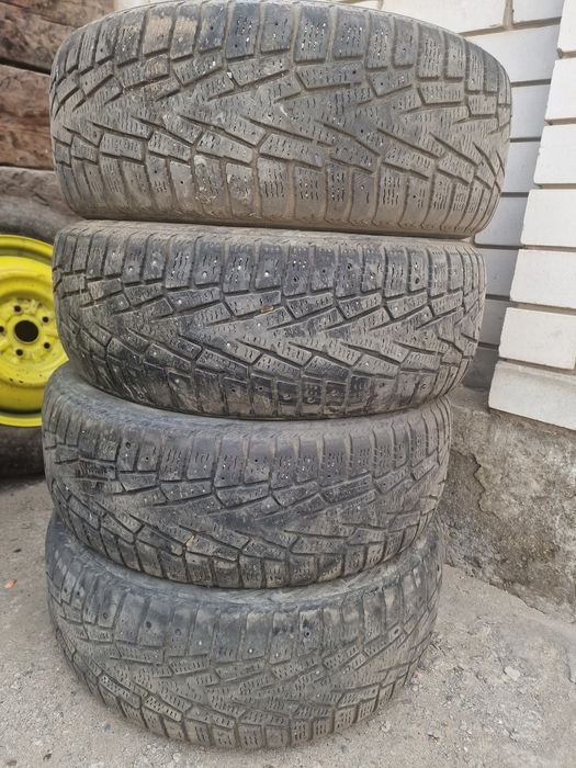 Зимние шины 215/60/r16