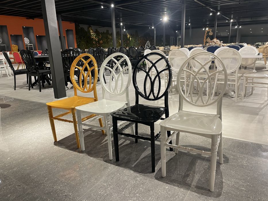 Scaune chiavari evenimente 41 lei+tva