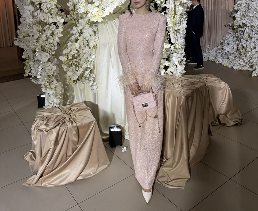 Продам шикарное дизайнерское платье