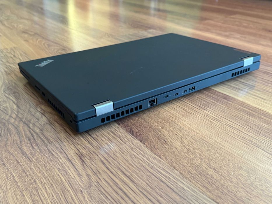 15.6 FHD i7-10875H Lenovo ThinkPad P15 32GB RAM/512GB SSD/Quadro T2000