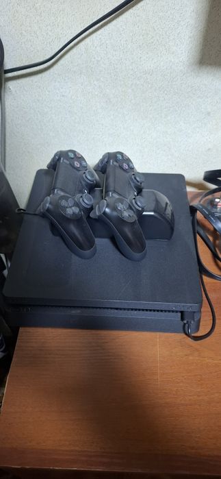 Продаю Sony playstation 4