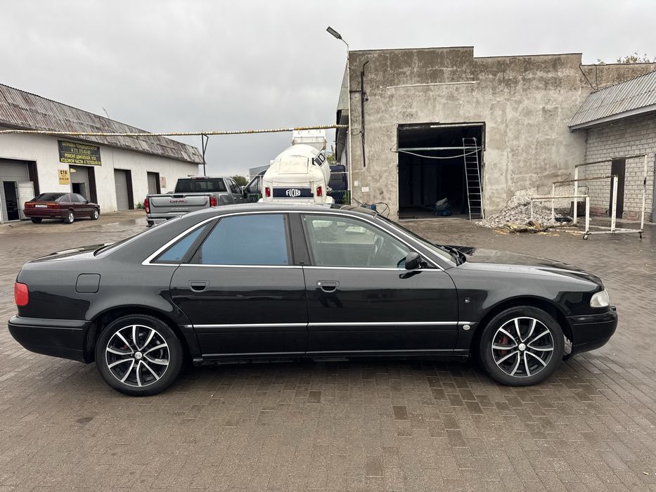 Срочно! Ауди А8 автомат