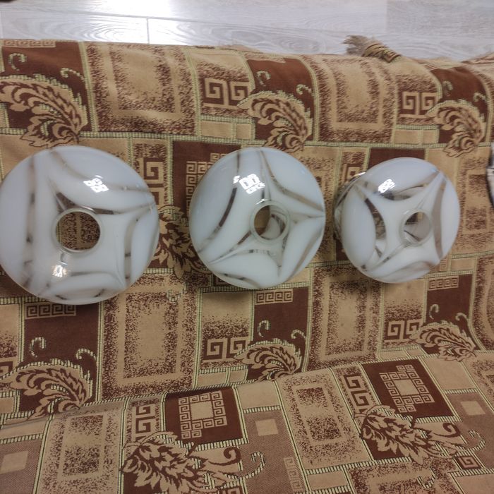 Плафоны красивые, прозрачно белые