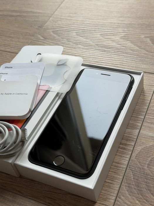 Iphone SE 3, 2022, bat.99% - negru