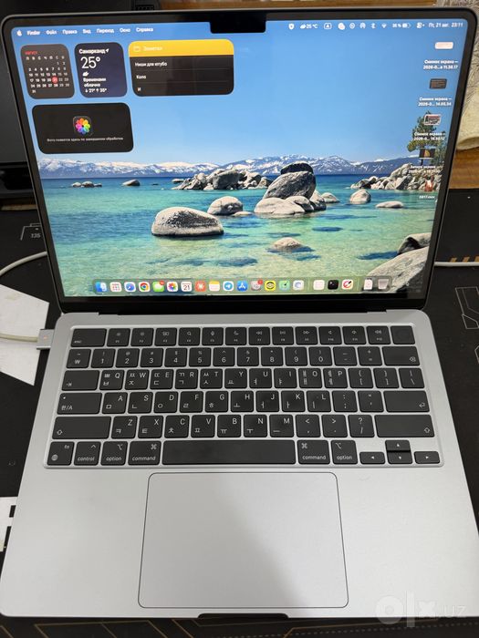 MacBook Air M2 8/256 GB / Yomkost 93%