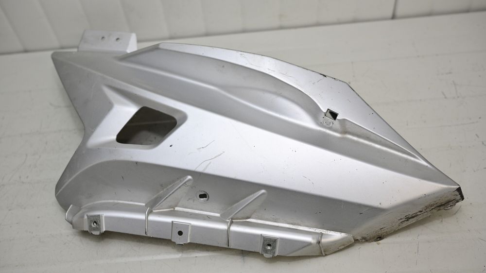 Carena Inferioara Dreapta Yamaha YZF-R125 2008 - 2012