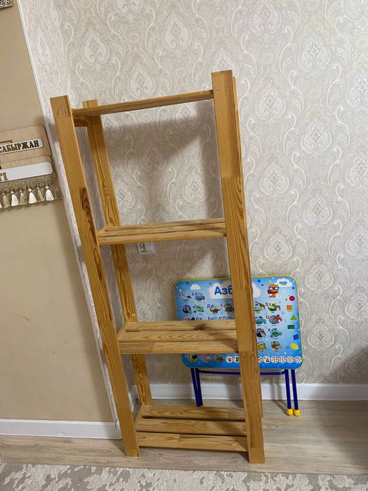 Стеллаж ИКЕА + в подарок столик Азбука, состояние очень хорошое