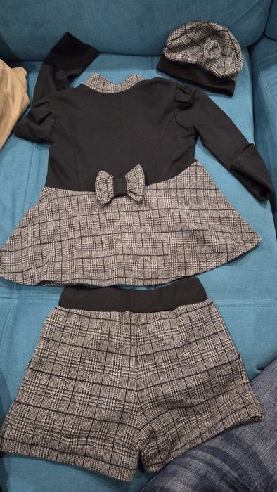 Продавам момичешко кокетно  комплектче