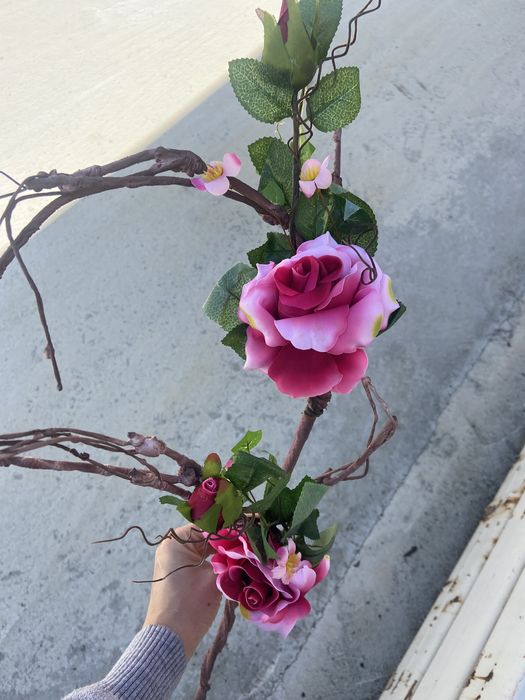 Изкуствена роза-клюнче,увивни клончета