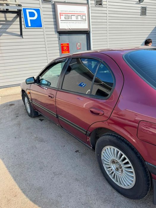 Продам машину Nissan.