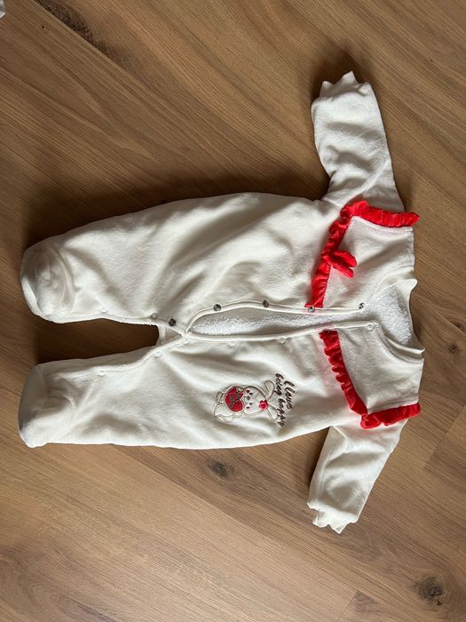 Дрехи за новородено нови