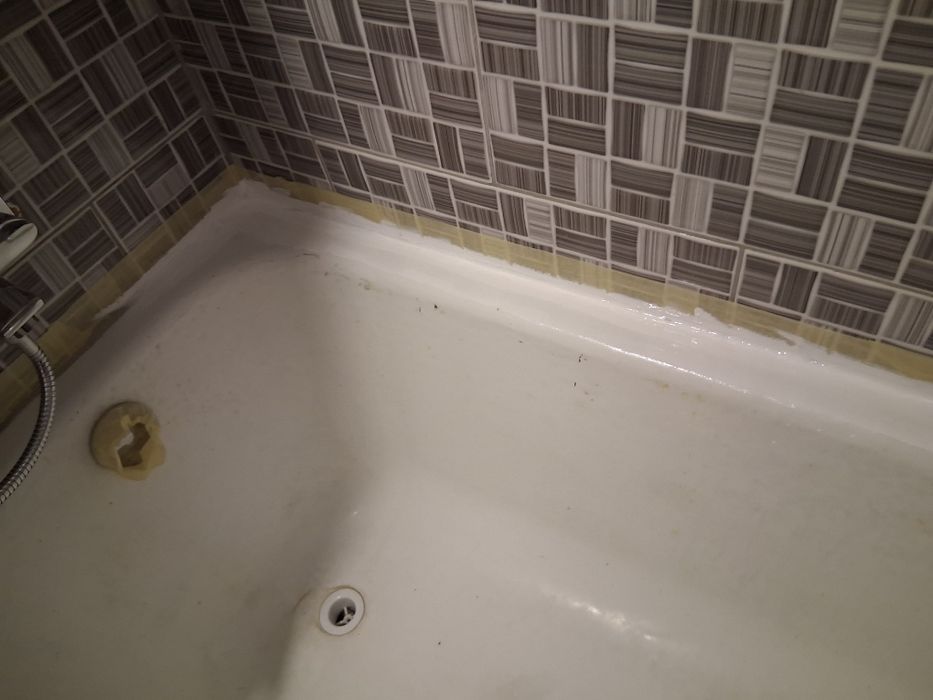 Emailat,  Recondiționat Cazi de Baie și Instalații Sanitare!