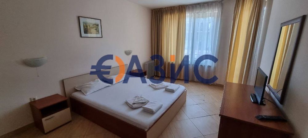 Продава се Тристаен апартамент в к.к. Слънчев бряг - 110 кв.м за 903 €/кв.м - Снимка #13