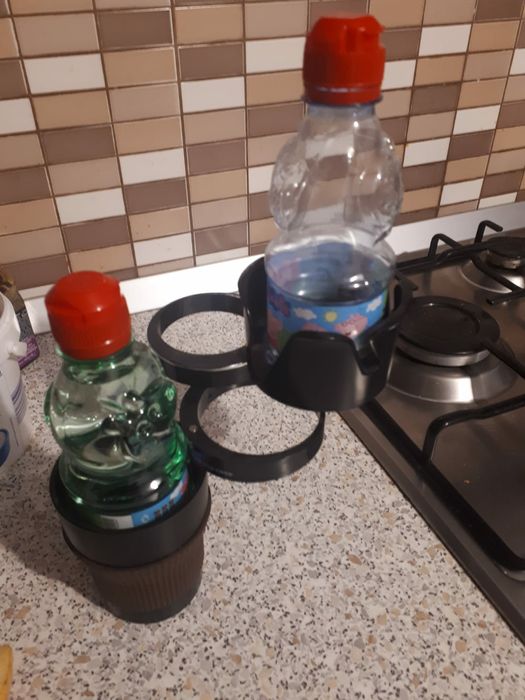 Suport auto telefon,cafea,suc in stare foarte bună